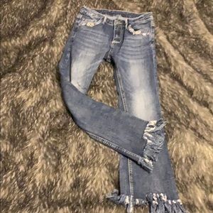 3/$15 Cropped Fringe Jeans S